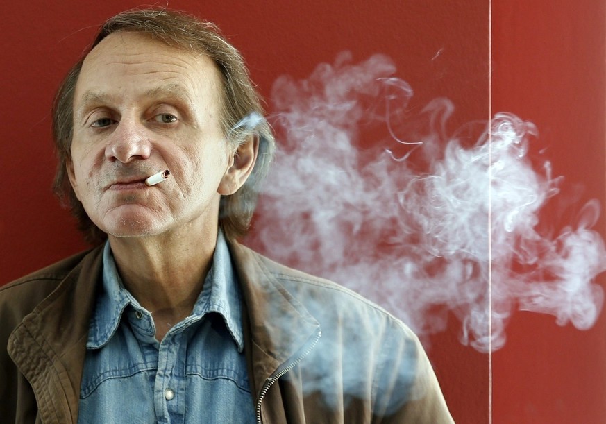 epa04724195 French author Michel Houellebecq, poses for the media during the presentation of his latest book, &#039;Soumission&#039;, in Barcelona, northeastern Spain, 28 April 2015. The novel tells t ...