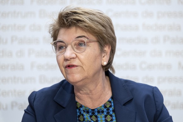 Bundesraetin Viola Amherd spricht an einer Medienkonferenz zum aktuellen Stand von Top- und Schluesselprojekten im VBS, am Freitag, 31. Januar 2025, in Bern. (KEYSTONE/Peter Schneider)
