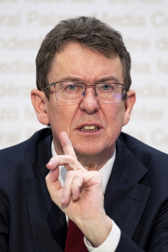 Bundesrat Albert Roesti spricht an einer Medienkonferenz ueber das Thema "Transports '45", am Mittwoch, 28. Januar 2026, im Medienzentrum Bundeshaus in Bern. (KEYSTONE/Anthony Anex)