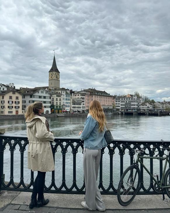 La voici à Zurich proche du Münsterbrücke.