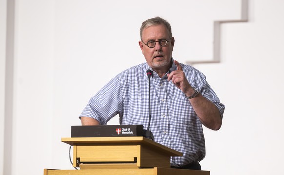 A moment from the speech by Matthias Hartwich, President of SEV Gewerkschaft des Verkehrspersonals (Transport Workers' Union), during the protest against the dismantling of SBB Cargo in Ticino in ...