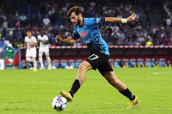 epa10247773 Napoli&#039;s Khvicha Kvaratskhelia in action during the Italian Serie A soccer match between SSC Napoli and Bologna FC in Naples, Italy, 16 October 2022. EPA/CESARE ABBATE