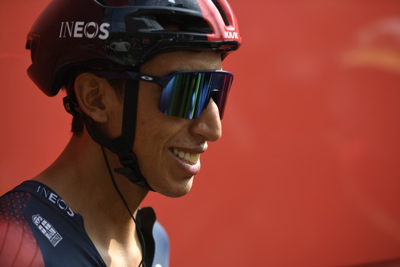 epa10124060 Colombian rider Egan Bernal of Team Ineos Grenadiers arrives for the departure of the first stage of PostNord Tour of Denmark from Alleroed to Koege, Denmark, 16 August 2022. EPA/Thomas Sj ...