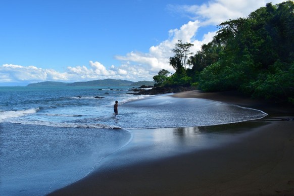 Drake's Beach, entrance to Corcovado National Park, Osa Peninsula, Costa Rica.. (Photo by:Paolo Picciotto/REDA/Universal Images Group via Getty Images)