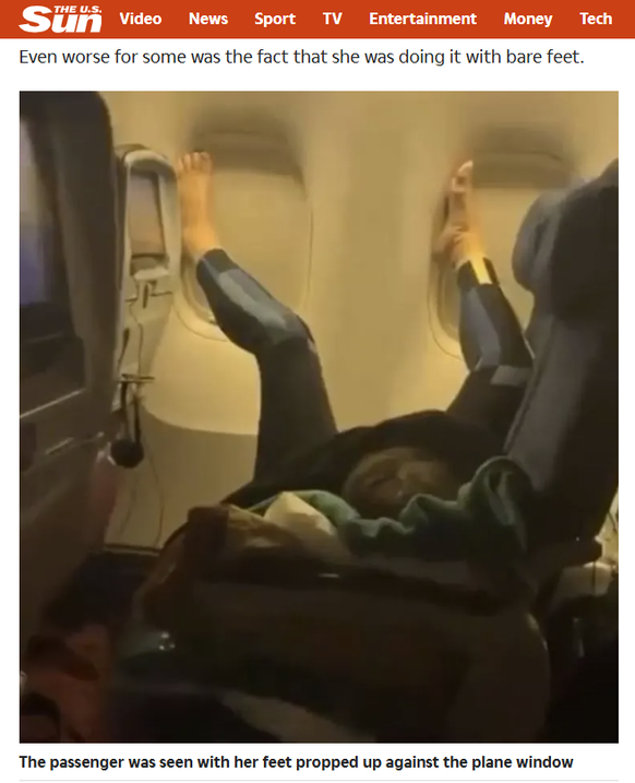 Lustige Posen für Schlafen im Flugzeug
