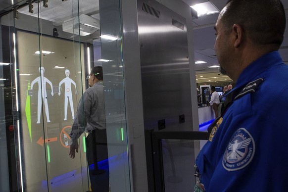 Connu pour ses systèmes de clés et de portes, le groupe zurichois Dormakaba participe à un projet de contrôle de sécurité autonome du gouvernement dans les aéroports américains. Cette phase de tests p ...