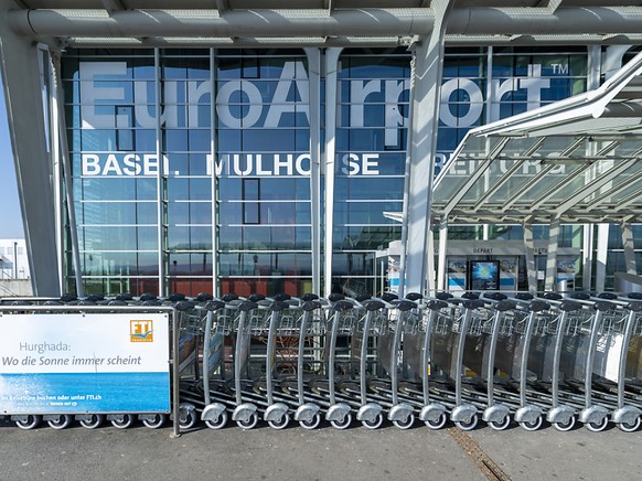 L'EuroAirport de B�le-Mulhouse a �t� �vacu� jeudi en raison d'une alerte � la bombe (archives).