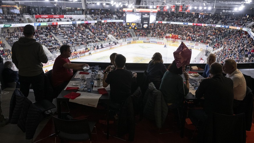 Les tickets VIP offerts par la SSR interrogent