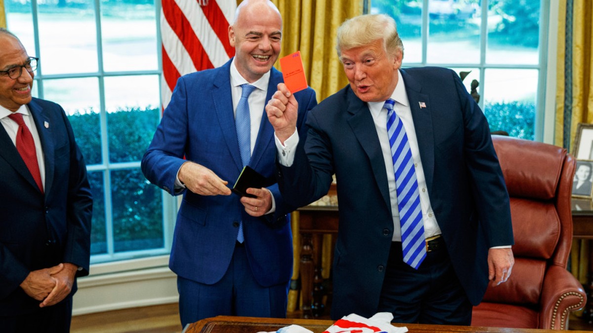 Une organisation accuse le président de la Fifa d’avoir enfreint plusieurs règles de l’instance internationale à travers