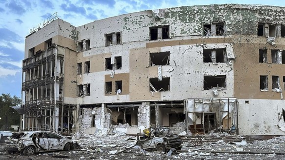 Jeudi soir, une frappe sur Zaporijjia, dans le sud de l&#039;Ukraine, a fait un mort et seize blessés.