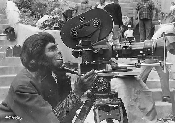 Pictures from the set of &#039;Planet of the Apes (1968)

https://www.reddit.com/r/Moviesinthemaking/comments/xzt9tv/pictures_from_the_set_of_planet_of_the_apes_1968/