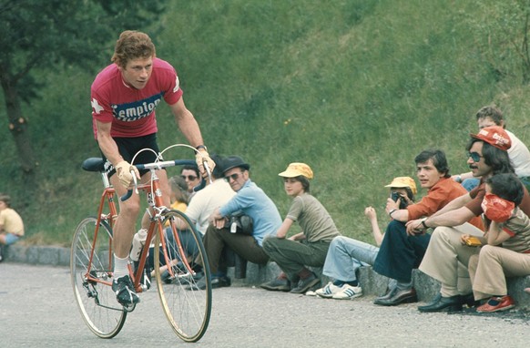 Albert Zweifel participant à une course sur route en 1976.
https://permalink.nationalmuseum.ch/100825301