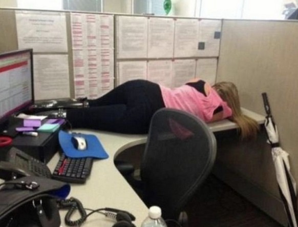 Schlafen bei der Arbeit