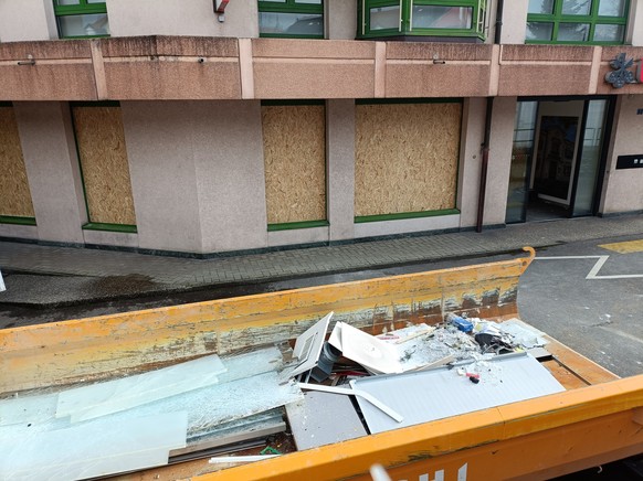 Bancomat dynamité à Gland (VD).