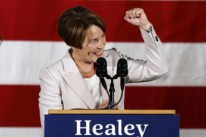 Fraîchement élue, Maura Healey savoure sa victoire à Boston, la capitale du Massachusetts.