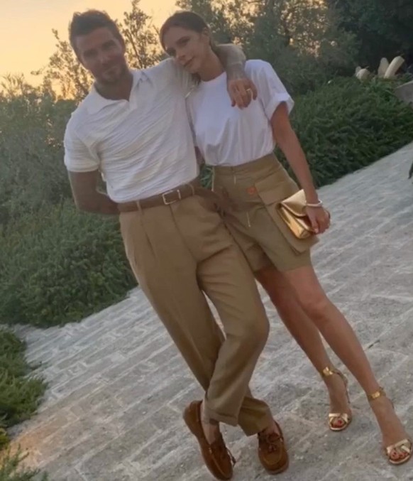 Victoria et David Beckham fêtent leur 25 ans de mariage dans leurs tenues violettes.
