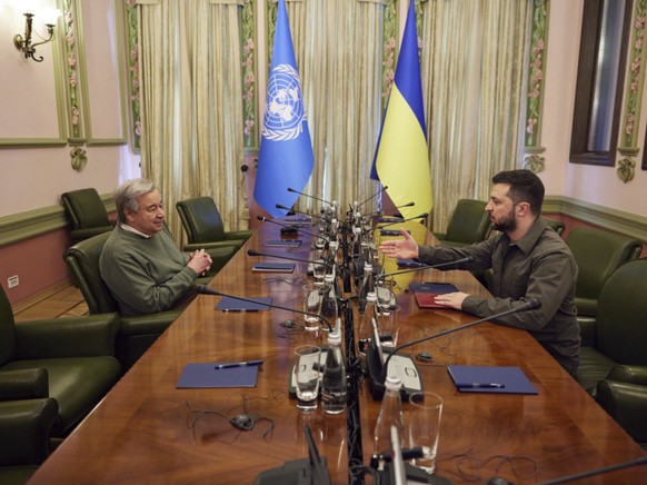 L&#039;attaque russe est survenue peu de temps apr�s la rencontre � Kiev entre le secr�taire g�n�ral de l&#039;ONU Antonio Guterres et le pr�sident ukrainien Volodymyr Zelensky.