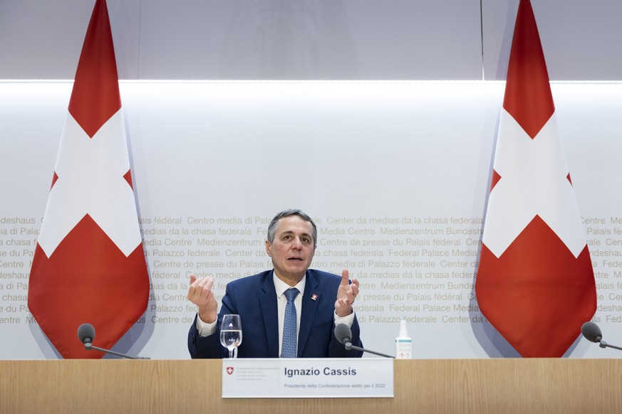 Der neu gewaehlte Bundespraesident Ignazio Cassis spricht waehrend einer Medienkonferenz, am Mittwoch, 8. Dezember 2021, in Bern. (KEYSTONE/Peter Klaunzer)