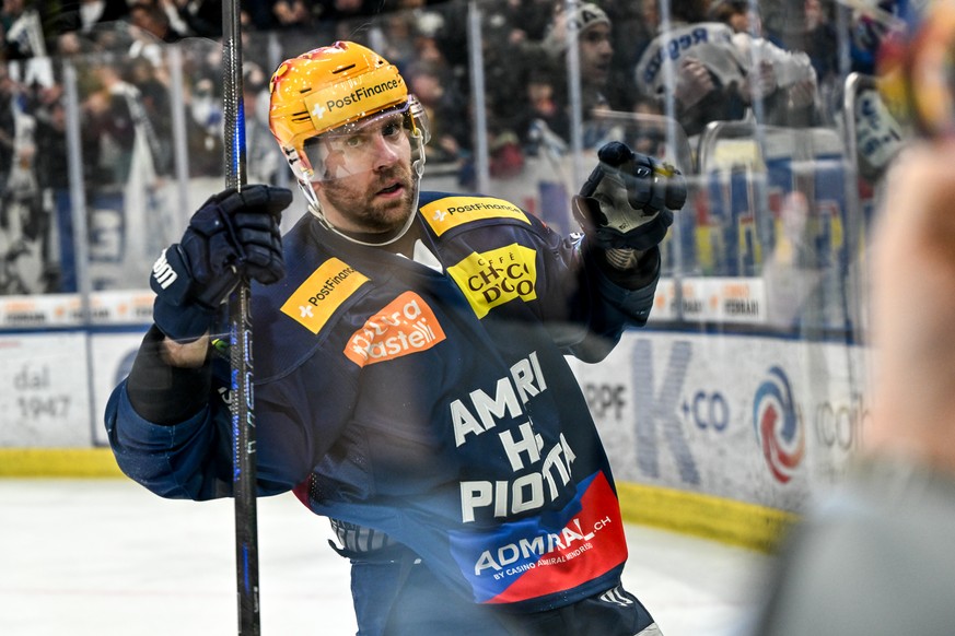 PostFinance Top Scorer Christopher DiDomenico (HCAP) celebrate his goal, during the regular season National League game between HC Ambri Piotta and ZSC Lions at the ice stadium Gottardo Arena, Switzer ...