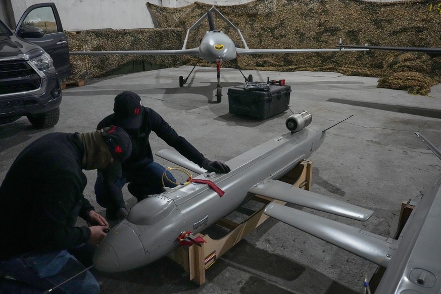 Servicemen of Ukraine's defense intelligence set up the Peklo (Hell) missile drone against Russian in an undisclosed location in Ukraine late Thursday, May 28, 2026. (AP Photo/Efrem Lukatsky)
Rus ...