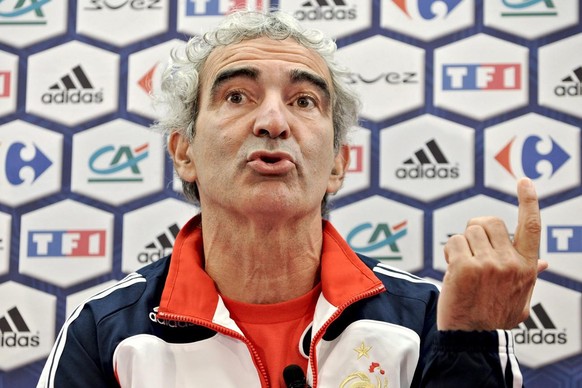 Raymond Domenech s'est trompé de doigt.