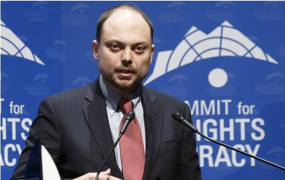 Une procédure pénale a été ouverte contre le journaliste et opposant russe Vladimir Kara-Murza, confident de l&#039;homme politique Boris Nemtsov, assassiné en 2015, après avoir déjà été détenu pendan ...