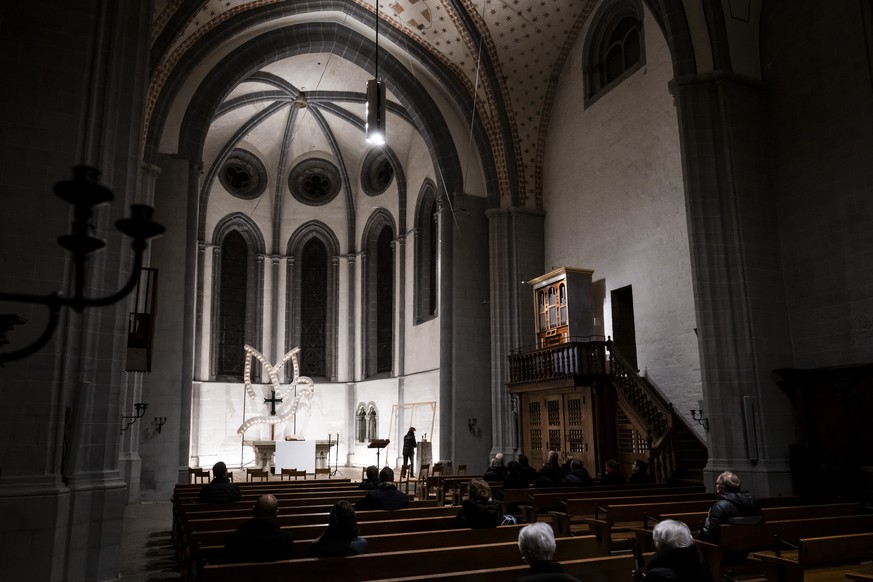 Helpline désactivée ++ Les politiciens appellent au recueillement