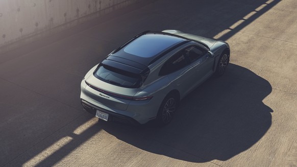 Porsche Taycan 4S Cross Turismo