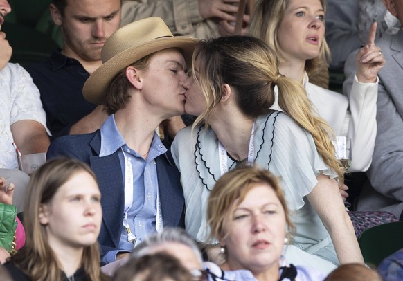 02/07/2022. London, United Kingdom. Thomas Brodie-Sangster and girlfriend Talulah Riley on day six of the Wimbledon Tennis Championships in London.