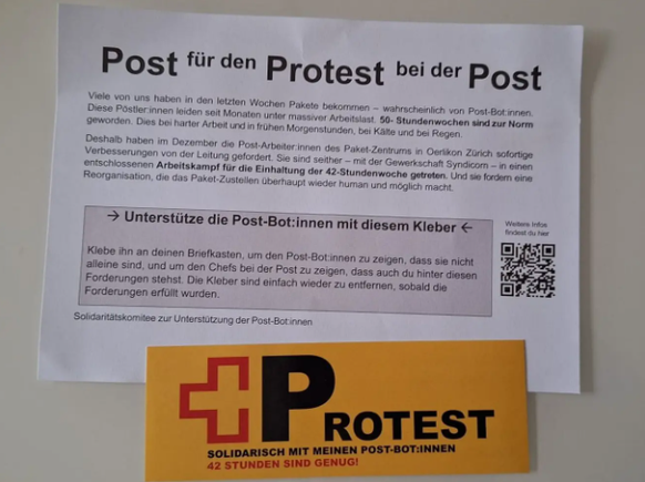 Le conflit s'invite désormais sur des flyers et des autocollants.