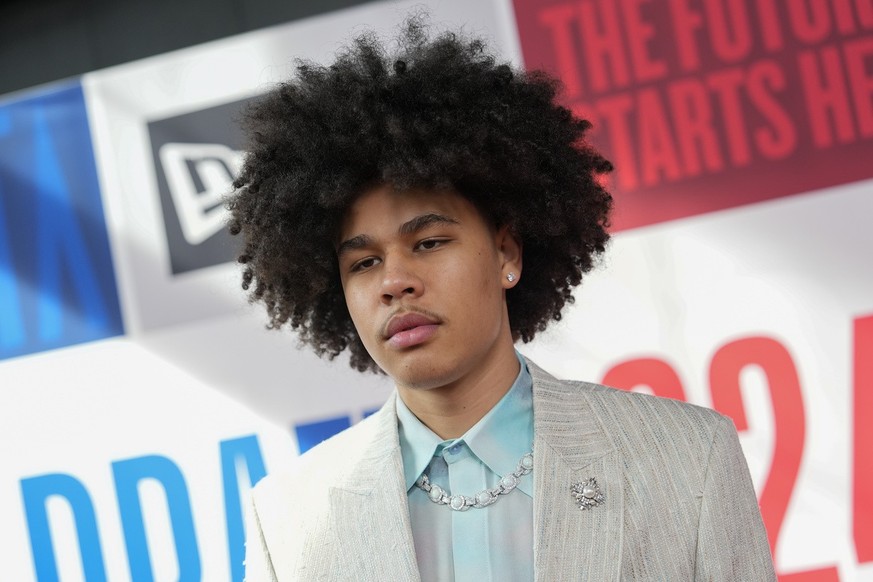 Kyshawn George walks the red carpet before the NBA basketball draft, Wednesday, June 26, 2024, in New York. (AP Photo/Julia Nikhinson)