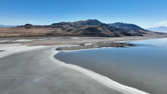 Les eaux salées du Grand Lac Salé sont dix fois plus salées que l'océan.