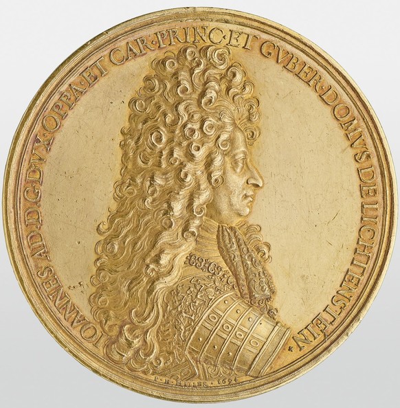 Médaille d’or avec le portrait du prince Jean Adam Ier Andreas de Liechtenstein, 1694.
https://www.liechtensteincollections.at/sammlungen-online/goldmedaille-mit-dem-portraet-des-fuersten-johann-adam- ...