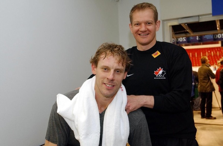 Andy Hüppi, aux côtés de Sean Burke, alors gardien du Canada, lors de son premier Mondial.