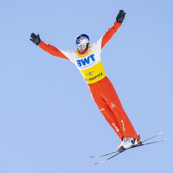 Quatre néophytes avec la Nati ++ Noé Roth sacré