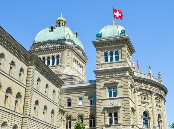 La salle 339 du Palais fédéral est située dans une des deux petites tours, par-dessus la façade arrière du bâtiment.