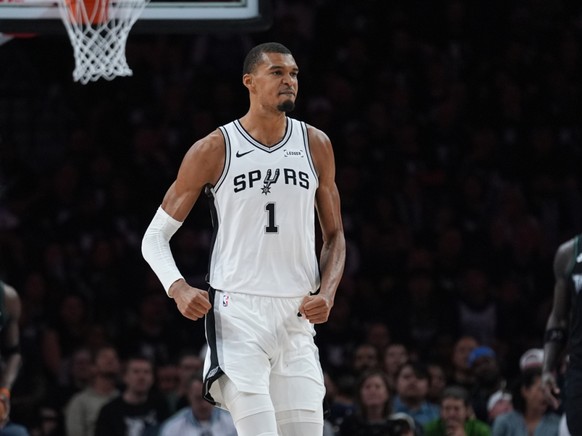 Victor Wembanyama (1) et les Spurs défieront Oklahoma City en finale de la Conférence Ouest