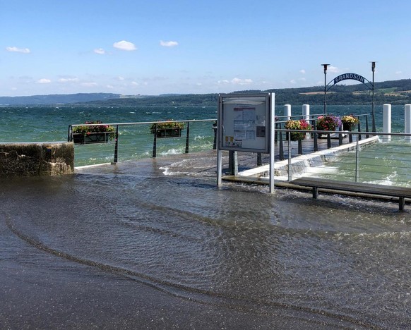 Le lac de Neuchâtel est sorti de son lit le dimanche 18 juillet 2021.