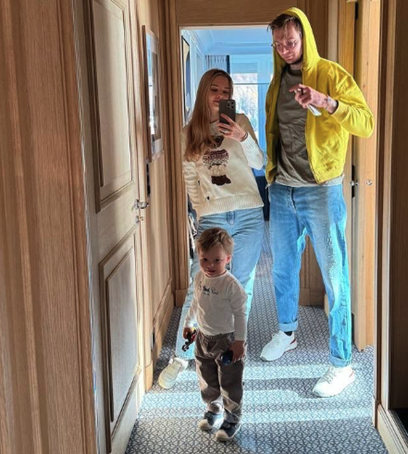 A part quelques photos de famille sur Instagram, Bublik est discret sur sa vie privée.