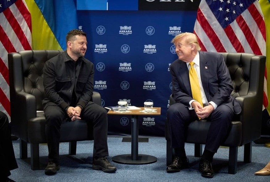 Une atmosphère détendue entre Volodymyr Zelensky (à gauche) et Donald Trump en marge du sommet de l'Otan à Ankara.