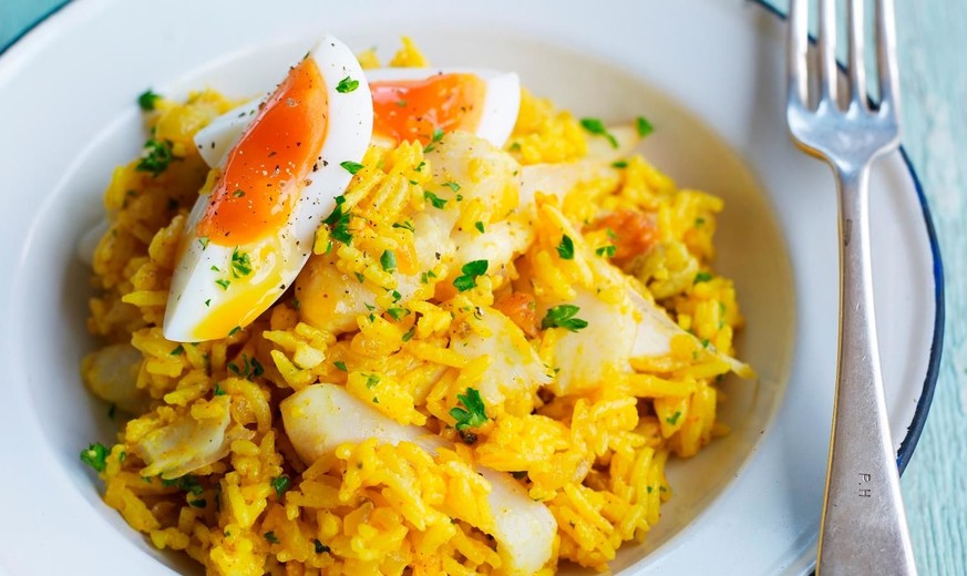 kedgeree fisch eier reis indisch britisch englisch frühstück http://goodfood.uktv.co.uk/recipe/classic-kedgeree/