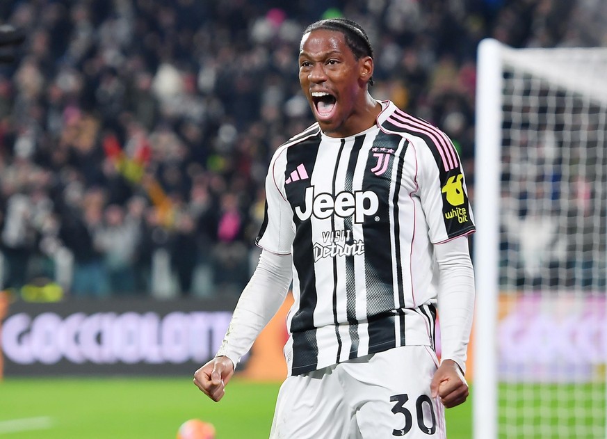 epa12680582 Juventus' Jonathan David jubilates after scoring the goal (1-0) during the Italian Serie A soccer match Juventus FC vs SSC Napoli a at the Allianz Stadium in Turin, Italy, 25 January  ...