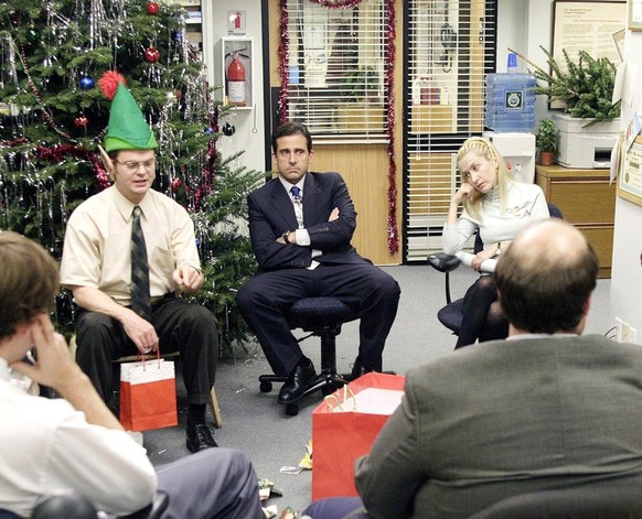 Steve Carell, Jenna Fischer, Kate Flannery, Phyllis Smith, Rainn Wilson, John Krasinski, Oscar Nuñez, Angela Kinsey, Leslie David Baker, and Brian Baumgartner in Das Büro (2005)
the office us