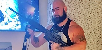 Josh, le bourrin pro-Trump qui a traumatisé les flics du Capitole