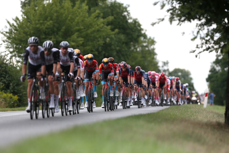 epa10784453 The peloton in action during the seventh and final stage of the 80th Tour de Pologne 2023 cycling race, over a distance of 166.6 km from Zabrze to Krakow, Poland, 04 August 2023. EPA/Zbign ...