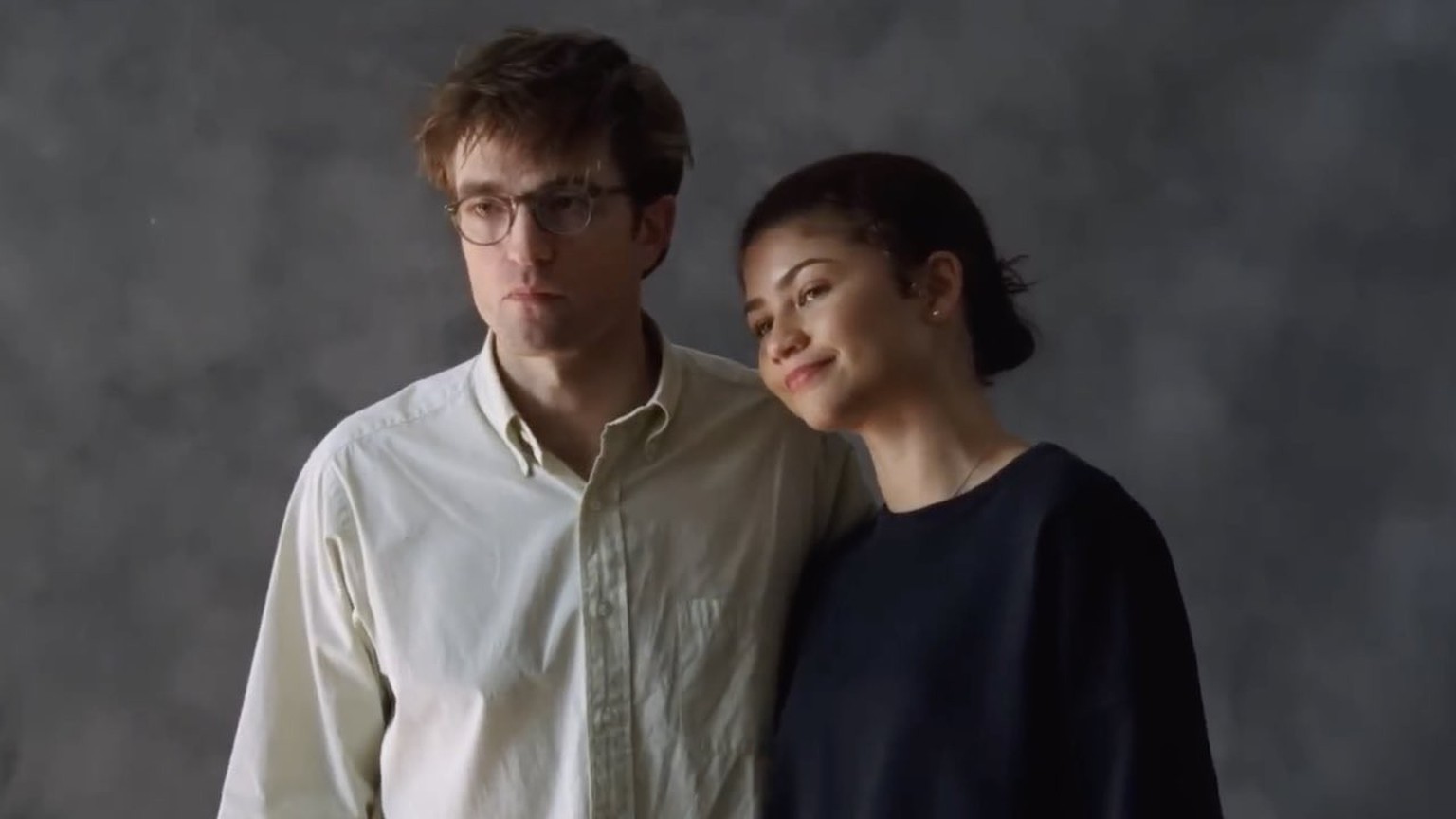 Aimer, ce n'est pas se regarder l'un l'autre, c'est regarder ensemble dans la même direction.