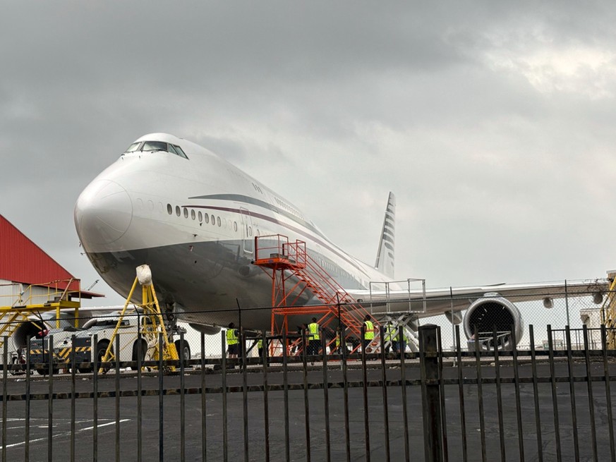 Le Boeing 747, qui appartenait à la famille royale du Qatar, doit permettre de transporter le président des Etats-Unis en attendant la livraison, en 2028, du nouvel appareil fabriqué par Boeing (archi ...