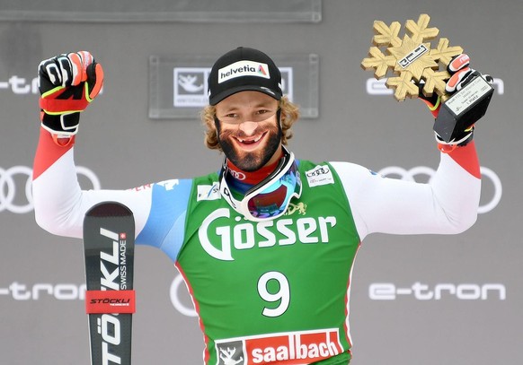 Marco Odermatt sur le podium du Super-G à Saalbach en mars 2021.