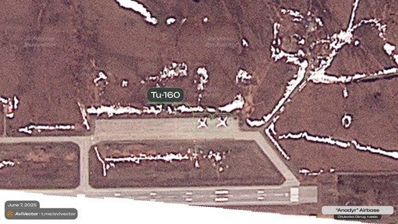 L'image satellite de la base aérienne d'Anadyr, avec les deux Tu-160.
