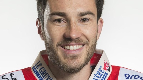 Thibaut Monnet, joueur au HC Fribourg-Gotteron prend la pose pour le photographe lors d&#039;une seance photo, ce mercredi 6 aout 2014 au BCF Arena a Fribourg. (KEYSTONE/Anthony Anex)